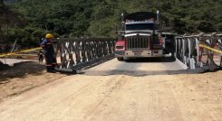 El puente, en el sector El Turco, está diseñado para resistir hasta 52 toneladas para todo tipo de vehículos./Fotos La Opinión