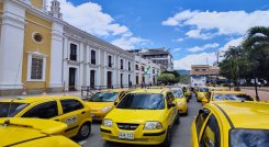 Una polémica como para alquilar balcones existe entre el secretario de Movilidad y Tránsito con los taxistas de Ocaña.