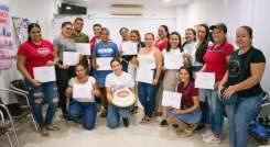 Este es el grupo que graduó en Tibú el Consejo Danés para Refugiados. /Foto: Suministrada