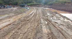 Así amaneció ayer la carretera que conecta con el puente metálico en el sector de El Tarrita, jurisdicción rural de Ábrego. /Foto: Cortesía