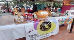 La feria se desarrolla en el parque principal y cuenta con la participación de 63 emprendedores de la región./ Fotos: Cortesía / La Opinión