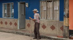 Las principales violencias de las que son víctimas los adultos mayores de 60 años en adelante son interpersonal (en su mayoría hombres) e intrafamiliar (en su mayoría mujeres)./ Foto: Cortesía / La Opinión 