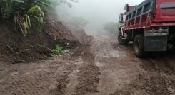 La ola invernal deteriora las vías terciarias de la zona del Catatumbo y la maquinaria es insuficiente para atender las emergencias. / Fotos: Cortesía.