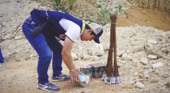 A pesar de las advertencias la gente sigue comercializando pólvora en la provincia de Ocaña. El material decomisado es destruido por las autoridades.