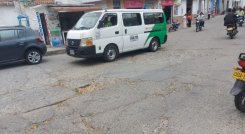 Moradores del sur de la ciudad reclaman el arreglo de las redes hidrosanitarias y la reposición de pavimentos.