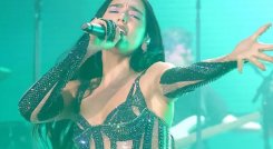 Dua-Lipa.