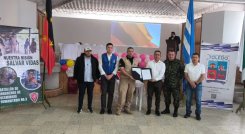 El alcalde de Toledo, Carlos Prado, destacó el apoyo comunitario y el impacto en la seguridad durante la entrega de la certificación. /Foto: Cortesía