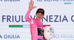 El esloveno Jonas Vingegaard ya alcanzó la 'maglia rosa' corrida la etapa 14 del Giro de Italia.
