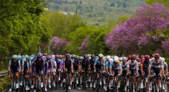 El Giro de Italia se reanuda con una etapa de montaña corta de 113 kilómetros, pero bastante dura.