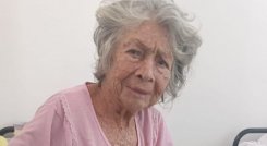 Esta es la mujer que se encuentra a la espera de sus familiares en la Unidad de Salud de Puente Barco/Foto Cortesía