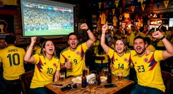 Economía noctuna en el Mundial. / Foto: Creada con Gemeni AI