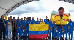 Presidente Petro lució la camiseta de la Selección Colombia en su despedida rumbo al Mundial