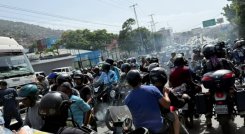 Apaguen las motos para escuchar los auxilios: gritan en la zona cero de La Guaira