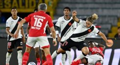Independiente Santa Fe superar otra ronda en la Copa.