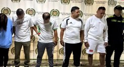 Vestidos de enfermeros habrían ingresado a apartamentos para robar más de $146 millones