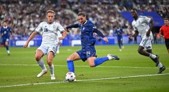 La selección francesa se dejó sorprender de ltalia que la aguó la victoria. 