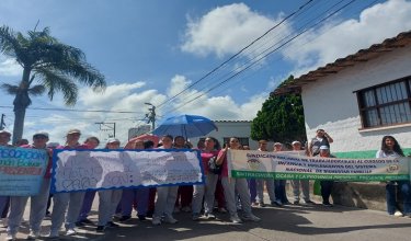 En pie de lucha se encuentran las madres comunitarias de Ocaña para exigir mejores condiciones laborales.