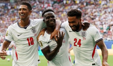 Bukayo Saka (#7) fue el gran protagonista del partido el marcar un triplete en el triunfo de Inglaterra.