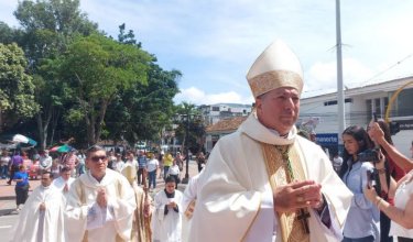 El obispo de Ocaña pide desarmar la palabra para lograr la convivencia pacífica.