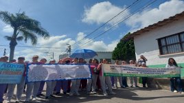 En pie de lucha se encuentran las madres comunitarias de Ocaña para exigir mejores condiciones laborales.