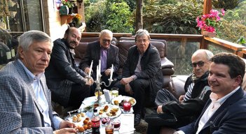Esta foto corresponde a una despedida de año en 2019, en una finca de La Calera, cerca de Bogotá. De izquierda a derecha, Hernando Carvallo, Alfredo Rangel, Everth Bustamante, Carlos Holmes Trujillo (qepd), José Obdulio Gaviria y Luis Miguel Morelli.