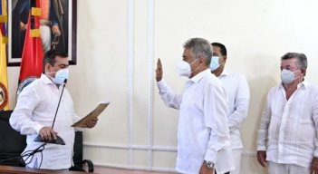 José Luis Duarte Gómez (centro) durante el acto de juramento como nuevo presidente de la Asamblea de Norte de Santander. (Foto: Asamblea de Norte de Santander)