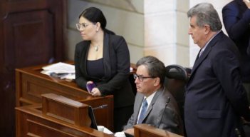 El ministro de Hacienda, Alberto Carrasquilla, en los debates en el Congreso de la reforma tributaria que el Gobierno presentó en 2018, antes de la pandemia. Aspira, según ha dicho, a mantener el apoyo que tuvo ese año con la nueva propuesta.