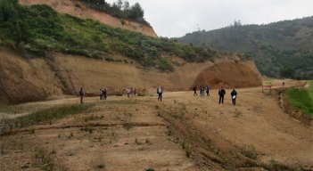 En este lote, ubicado en la vía Pamlona-Bucaramanga, está proyectado instalar el punto de atención al migrante. / Foto: Roberto Ospino.