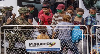 La frontera está cerrada oficialmente para el paso vehicular desde el 19 de agosto de 2015 y para los peatones desde el 14 de marzo de 2020. 