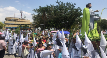 Las concurridas procesiones de antaño solo quedan en los recuerdos de los feligreses debido a las restricciones por la pandemia. Foto: Archivo/ La Opinión
