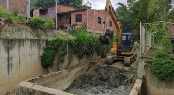 En la temporada invernal se adoptan medidas de precaución y acción para evitar inundaciones. Avanza el dragado del río Tejo de Ocaña./ Foto: Foto Cortesía
