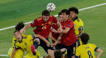 La selección de Española de fútbol empató sin goles ante Suecia