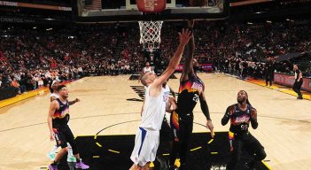 los Phoenix Suns se adelantaron en el primer juego de la NBA frente los Ángeles Clippers.