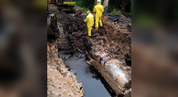 El Ejército se encuentra en la zona garantizando la seguridad del personal técnico encargado de la reparación de la tubería. / Foto: Cortesía