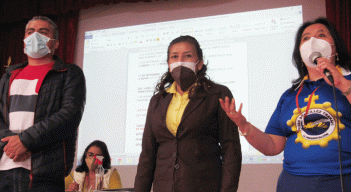 La rectora, Mireya Acevedo Mejía dijo que volverán las estudiantes que sean autorizadas por los padres de familia. Foto Roberto Ospino