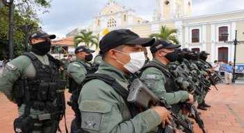 Los uniformados extremarán los controles y las medidas de seguridad. / Cortesía/ La Opinión