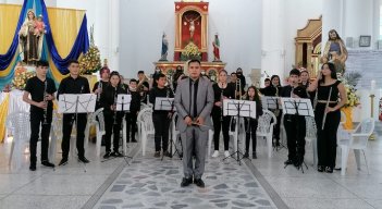 La banda campesina de Chitagá, lista para amenizar las fiestas regionales.