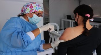 Los interesados en aplicarse el biológico deben inscribirse previamente en el portal asignado por el Ministerio de Salud. / Foto: Cortesía/ La Opinión