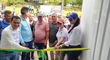 Un verdadero ejemplo de desarrollo comunitario muestran los habitantes del corregimiento de San Juancito, comprensión rural de Teorama, durante la construcción del puesto de salud. / Foto: Cortesía / La Opinión 