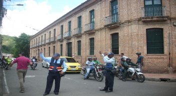 Por órdenes de prestación de servicios fueron vinculados seis alféreces de tránsito en Ocaña, serán los encargados de ejercer control vehicular en la ciudad. / Foto: Cortesía / La Opinión 