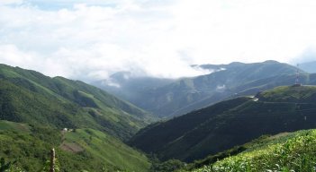 En la zona del Catatumbo existe revuelo por la actitud de las disidencias de las FARC de entregar kits escolares a los niños de la región. Autoridades hacen seguimiento a esa información para determinar responsables y la veracidad de ese material fílmico.