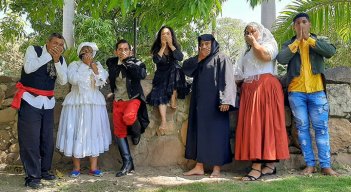  `Entre plumas y espadas´