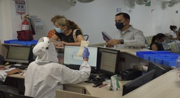 En el Centro de Análisis Inmuno-Clínico los exámenes se los toman a domicilio./Foto: cortesía