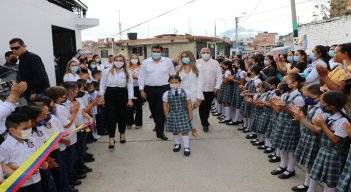 Los trabajos de remodelación de la escuela José Antonio Galán de Ocaña fueron entregados a la comunidad educativa. Los niños retornan a las aulas de clases.