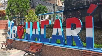 Vivas se mantienen las tradiciones orales en el municipio de Hacarí con la historia del encanto barí. Quien pise la cabeza del cacique se enamora de la región y se queda para siempre.