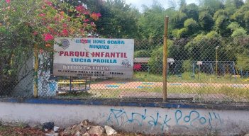 Atracciones mecánicas se oxidan ante la mirada indiferente del municipio. Piden la recuperación del espacio con urgencia. / Foto: Javier Sarabia / La Opinión