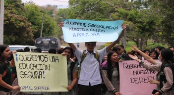 Las autoridades policiales tomaron las precauciones para que los supuestos ‘destechados’ no intenten nuevamente incursionar, de manera ilegal, en la propiedad privada. / Foto Cortesía