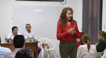 La secretaria de Educación departamental, Ludy Páez, escucha inquietudes de los rectores/ Foto: Cortesía.