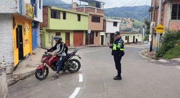 Refuerzan controles de tránsito en Pamplona.