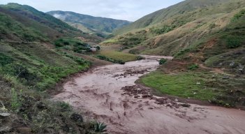 Campesinos de Villa Caro temen una avalancha ante el represamiento de la laguna./ Fotos La Opinión.